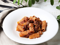 【テイクアウト】淡路産牛のボロネーゼ リガトーニ(店頭支払い)