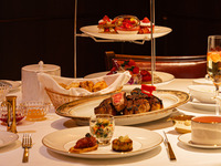 サーロイン「EXPERIENCE」STRAWBERRY HIGH TEA