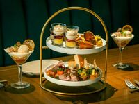 【平日：アフタヌーンティー】季節のティーフードやロンネフェルトのフリードリンク＋季節の乾杯ドリンク