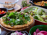 【限時優惠：5月2日至5月6日】午餐自助餐含特製無酒精雞尾酒（僅限成人）