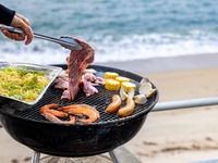 3時間滞在可能！【リブロースステーキ付き//プレミアムBBQプラン】贅沢お肉盛り合わせ！焼きそば食べ放題(飲み放題別)