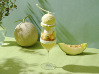 平日：「メロンパフェ」ドリンク＆トリュフポテト付