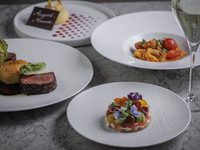 5/9-10 母の日ディナー【Grazioso】国産牛サーロイングリルのメインを含む全5品 選べる1ドリンク付き