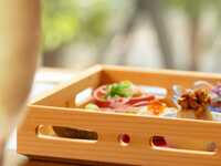 比内地鶏のとろとろ親子丼×前菜5種盛など全5品