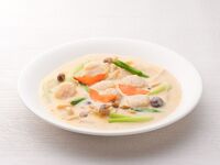 【アラカルト】24.ホタテと野菜のミルク煮　中盆