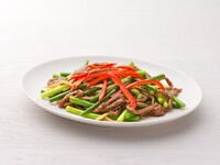 【アラカルト】39.牛肉とニンニクの茎の炒め　小盆