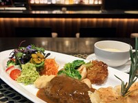 ハンバーグランチ　（平日限定10食）