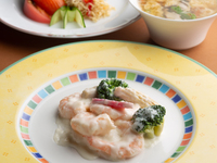 Daffodils June to August (private room)