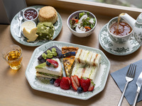 KIKI's Afternoon Tea Set -Umeda Style- [Strawberry Thief in the Fresh Greenery] (17:00-18:20)