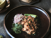 【僅限工作日】午餐套餐（沼津產小麥飼豬肉配蒜蓉醬）2026年4月至2026年6月