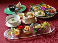 [Torin Dinner] A little bit of everything delicious. A treat set for the evening.