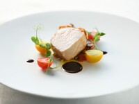 [Terrace Seating] Spring Lunch Course (4 dishes) + 2 hours of free drinks including cocktails (Weekdays, April 6th - May 29th)