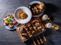 【ディナーBBQプレミアム】アヒージョ＆スペアリブ付のグリル充実プラン｜120分飲み放題付(土日祝)