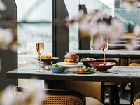 【스페셜 오퍼 옥외 플랜 4월 13일~28일】SAKURA Terrace Experience 오사카성 뷰의 테라스석 확약 90분 프리 플로우 플랜