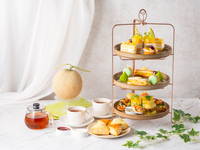 高知西島メロンのアフタヌーンティー＋乾杯ドリンク〈月～木〉