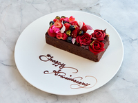 The Ritz-Carlton, Chocolate Cake (7.5cm x 17cm)