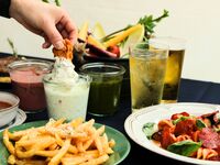 【店内席 2026 BEER GARDEN】飲めるチキン食べ放題+3時間飲み放題