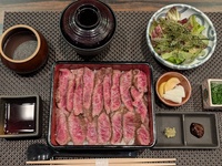 黒毛和牛のステーキ重セット