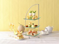 【平日・席数限定・タイムセール】＜メロン入りスパークリングワイン付き＞ アフタヌーンティー＆25種のカフェフリー | 7,380円