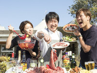 【BBQ プレミアム プラン】至高のBBQ。　上質な和牛に豪華絢爛な海鮮。〆の麺も嬉しい！まさにプレミアムという名にふさわしいラインナップ！！飲み放題は１２０分！