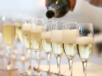 10%OFF & benefits! High table [Online Price] Greatest Strawberry Buffet Weekend Lunch 90min. w/ Sparkling wine Adult 6,750 yen