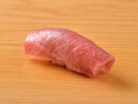 Seasonal Omakase of Nigiri and Delicacies by Chef Sakai’s apprentice　Lunch②　¥22,000+ (tax included)