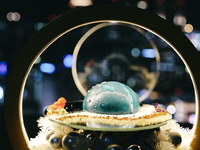 KC【平日限定３組！記念日プラン】13種/夜景に浮かぶ「ギャラクシーケーキ」＆テーブルを包み込む天空の雲海「イマージュオードブル」地上120mの舞台で紡ぐ限定アニバーサリーコース