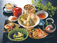 [Weekday Lunch - Room Charge Included] Early Summer Feast Set Meal