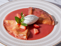 Crêpe Suzette Strawberry (with drink)