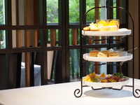 トロピカルイエロー Afternoon tea アルコールフリーフロー付 2営業日前までの予約制