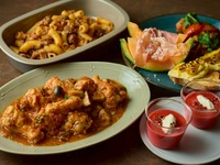 [Dinner] ◎4,800 yen◎ A sharing course featuring seasonal ingredients served family-style
