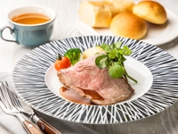 ~NEW YORK CAFE~ [Lunch] Perfect for Mother's Day and Father's Day ~A meal plan to express your gratitude to your parents~ (Includes aperitif, mini bouquet, and message plate)