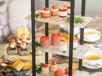 [10% OFF for reservations made at 4 PM on weekends and holidays] Peach Afternoon Tea