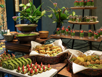 [Weekend & Holiday Limited Plan] Choice of main course, appetizers & matcha sweets and tropical fruit buffet