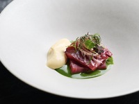 [Dinner: Expression] A 6-course short menu featuring seasonal ingredients.