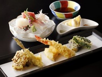 [Weekdays Lunch] Takumi set -Assorted Sashimi and Tempura of the season-