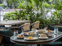 【Weekday Lunch Set】 A set of three light meals with a choice of main dishes