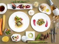 【季節のランチ】Chef’s Lunch 選べるメイン＋乾杯ロゼスパークリングワイン付（開業記念）