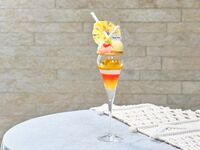 【平日限定】トロピカルブルーのスパークリングワイン＋トロピカルサンセットパフェwithハーゲンダッツ＋珈琲または紅茶（要予約）