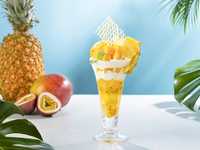 [Weekdays Only] Mango and Pineapple Parfait with Drink Set