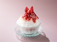 [Weekdays only in July and August] Strawberry shaved ice with drink set