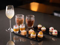 ＜weekend＞adee Seasonal Afternoon Tea & Live Music with a Glass of Champagne