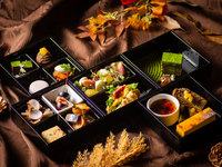 Five-tiered afternoon tea set "Autumn Kyoto Kasane" (September-November) + small souvenir included