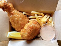 Fried chicken (2 pieces) & fries