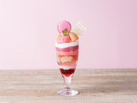 【7/1から】夏にときめく桃のパフェ
