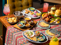 【High Tea Gathering】 前菜からデザートまで全12品 +国産牛ステーキ無料グレードアップ+ 2時間飲み放題付