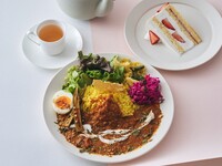 【デザート＆ドリンク付きのスペシャルランチ】トマトとダールのスパイスカレー ミールス仕立て