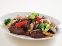 【休日オンライン予約限定】お勧めランチ　牛肉のバーベキューソース炒め（7月）