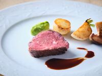 【CHEFS SELECTION】前菜は横浜野菜のバーニャカウダ・メインは鱸やオーストラリア産牛ロース肉が愉しめるフルコースランチ全5皿（土日祝）