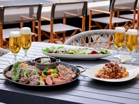 [Dinner] Beer Garden 　★quattro meat plan+ alcohol drink included